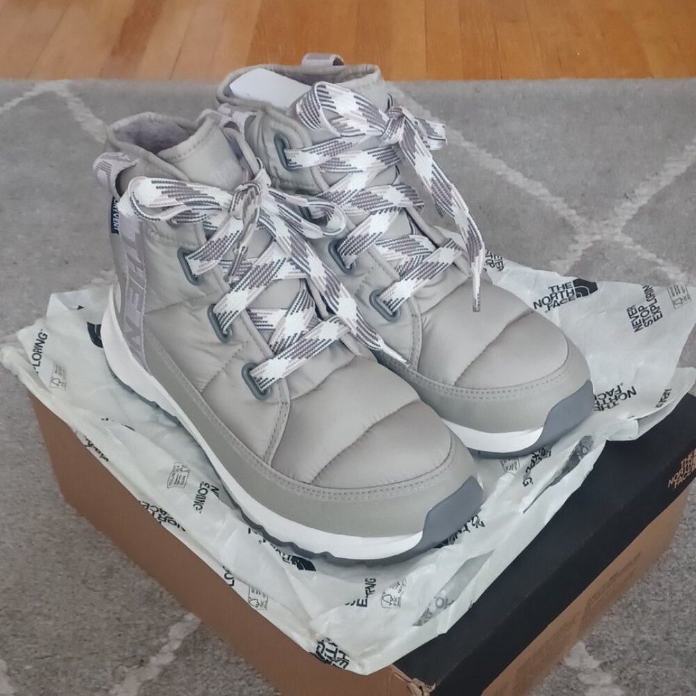 🆕️BNIB The North Face Thermoball Luxe Lace Up Waterproof Boots, Size 9/40